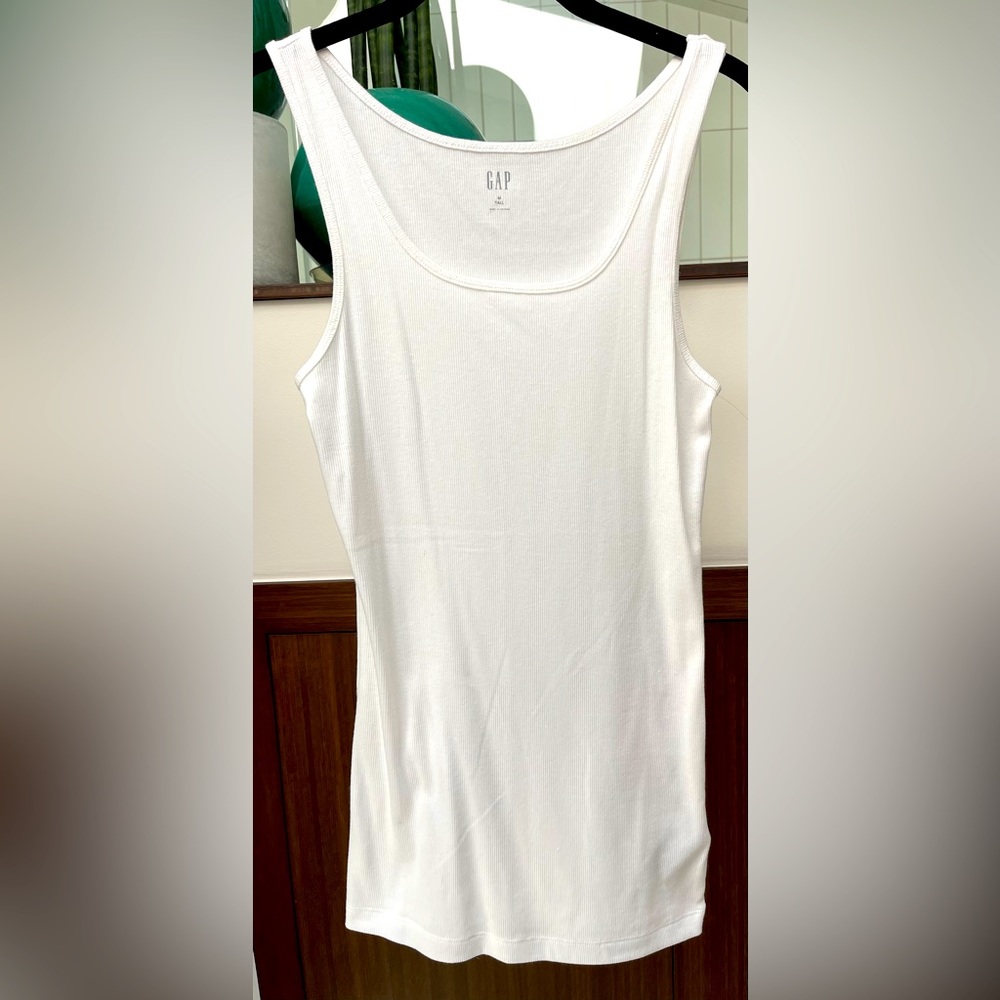 NWOT Gap Factory Basic White Tank - Medium Tall